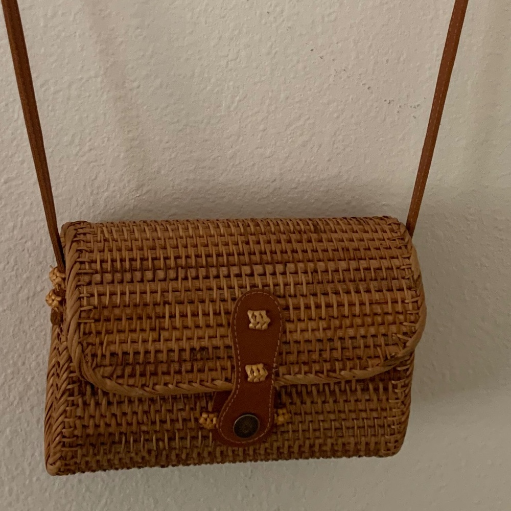 NEO Clutch Wallet Straw Bag